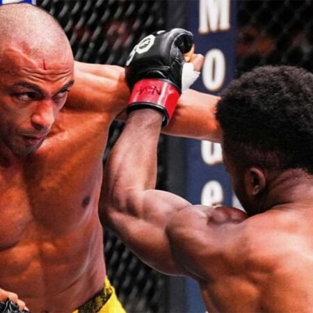 Fiery Press Conference: Lopez Slaps Barboza