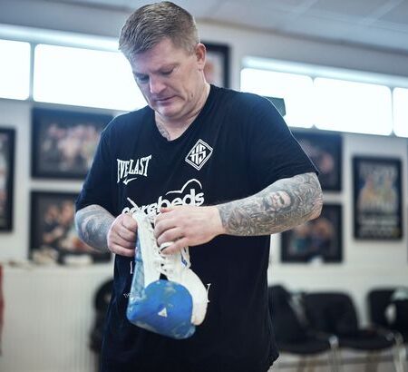 Ricky Hatton Steps Back Into the Ring for Professional Comeback