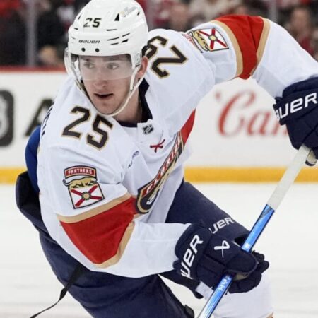 Panthers Cement Roster Stability: Samoskevich Returns for Another Year