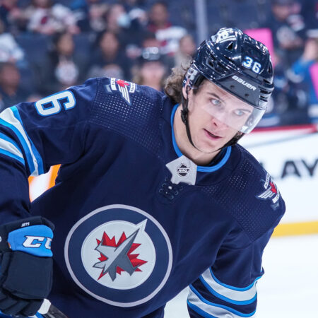 Jets Lock Up Morgan Barron on Two-Year Deal