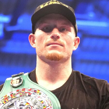 Dalton Smith Predicts Puello-Matias, Eyes WBC Super-Lightweight Title Showdown