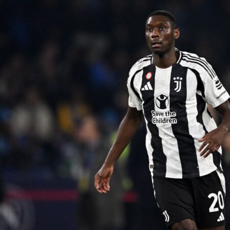 Juventus’ Striker Hunt: Kolo Muani Deal Stalls, Bianconeri Scramble for Alternatives