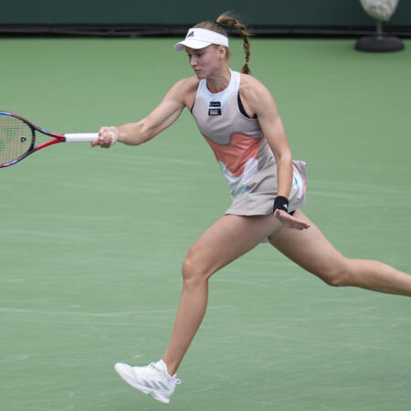 Rybakina Navigates Beijing’s Early Currents with Hard-Fought Victory Over McNally