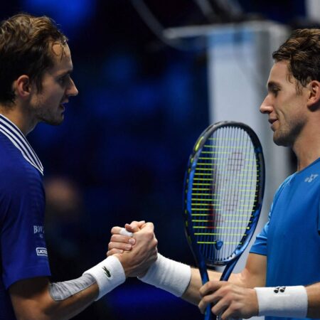 Medvedev’s Masterclass in Beijing: A Semifinal Berth and a Legend’s Nod